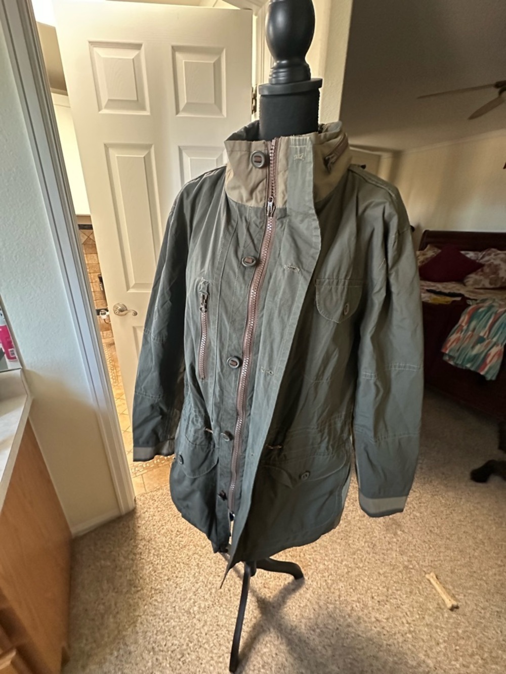 The Territory Ahead Olive Green Lightweight Anorak - Picture 2 of 11